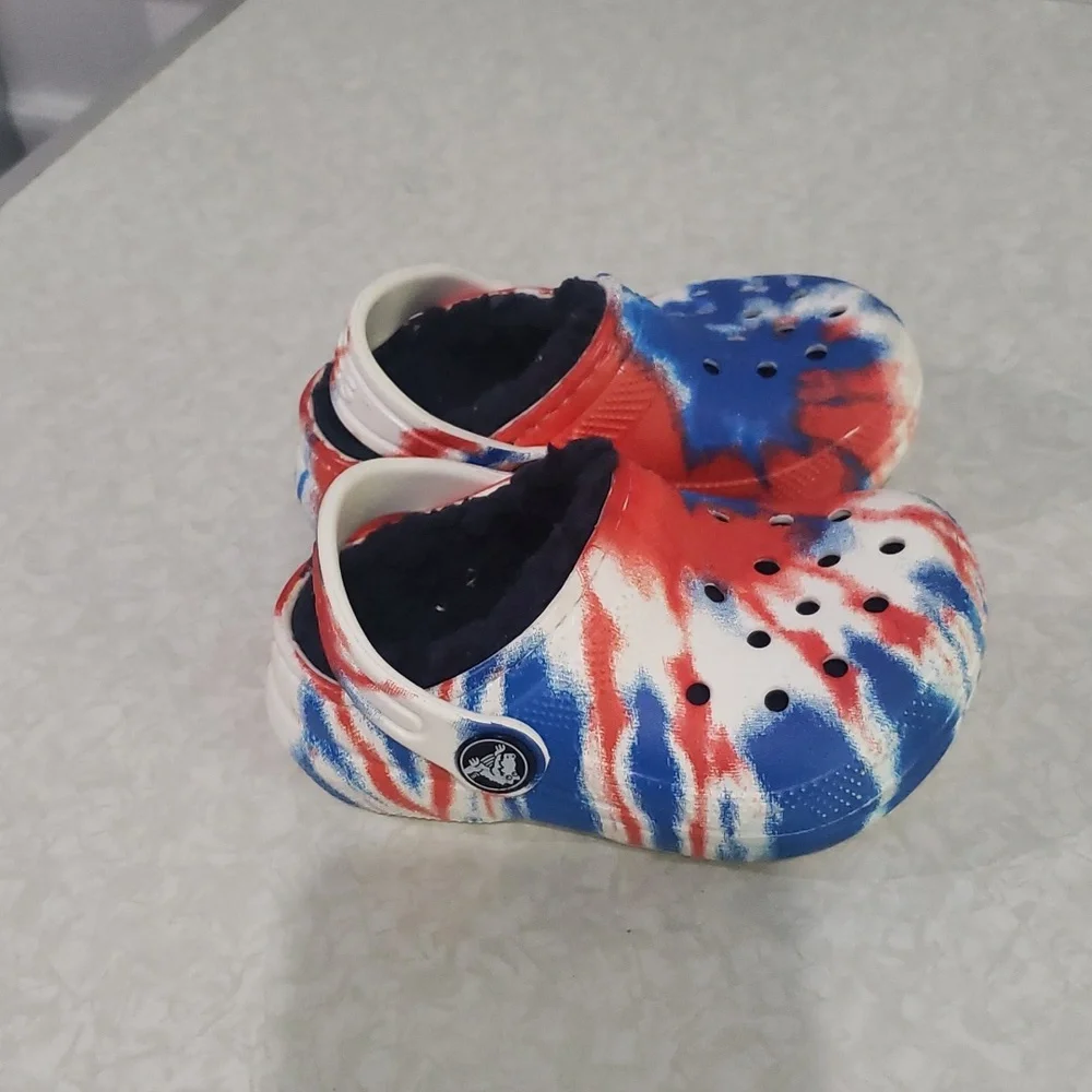 Toddler Crocs Red White Blue Tie‎ Dye Fur Lined Clog Shoes size C5